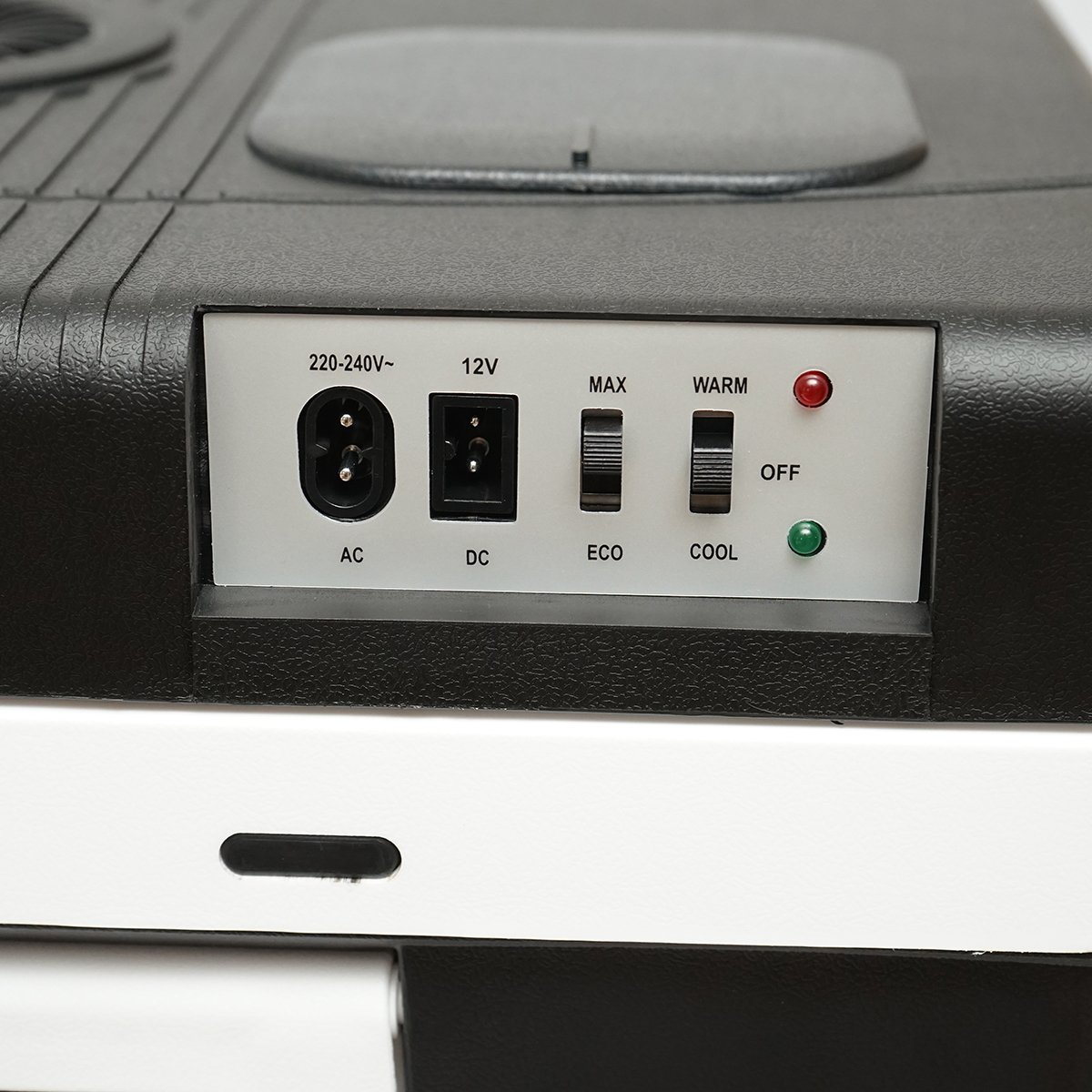 Lada frigorifica termoelectrica capacitate 50L tensiune alimentare 12V putere 48W cu adaptor 220V Breckner Germany